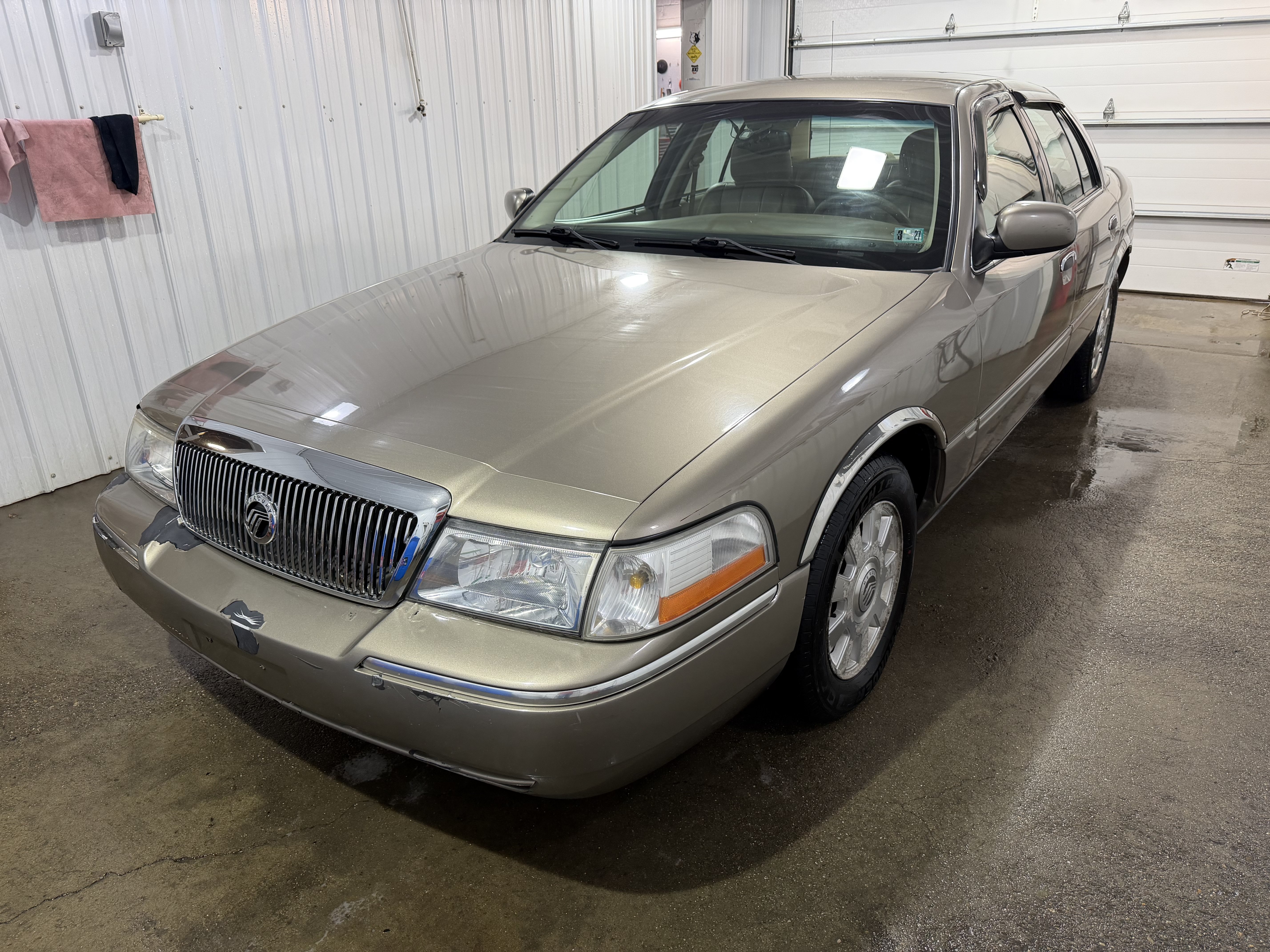 Used 2005 Mercury Grand Marquis LSE RWD image 4