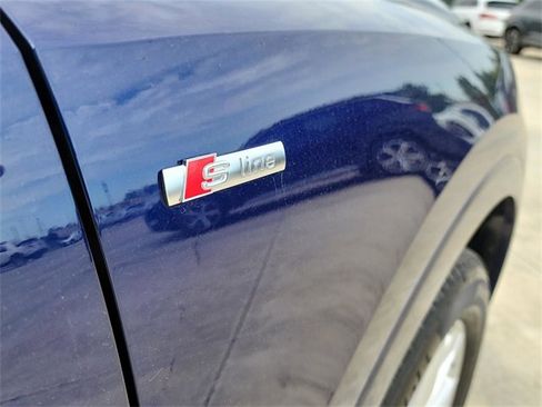 Certified 2025 Audi Q3 2.0T Premium Plus image 7