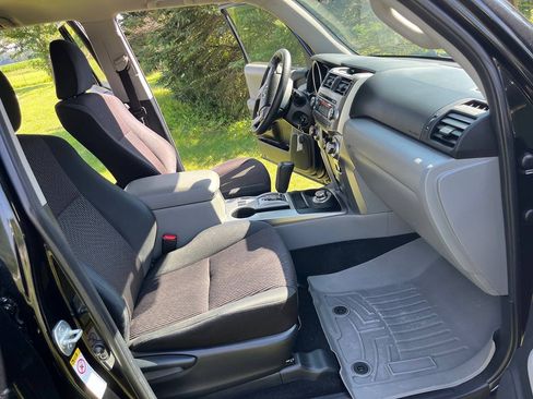 Used 2013 Toyota 4Runner SR5 AWD/4WD image 5