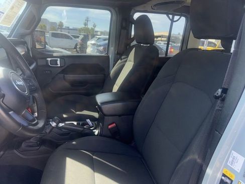 Used 2023 Jeep Wrangler Unlimited w/ Cold Weather Group image 9