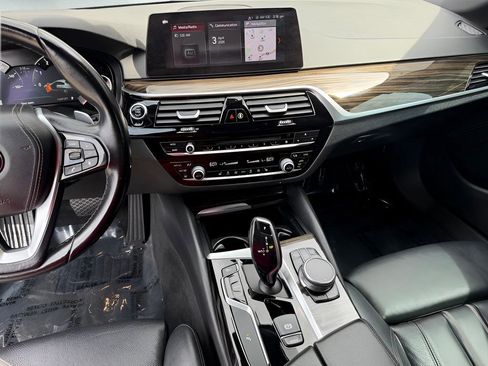 Used 2019 BMW 530i w/ Convenience Package RWD image 43