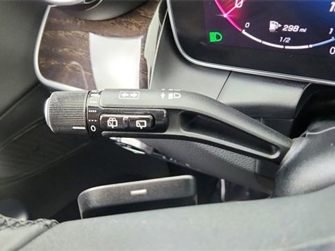 Used 2025 Mercedes-Benz GLC 300 image 40