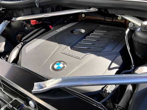 Used 2020 BMW X7 xDrive40i w/ Premium Package image 32