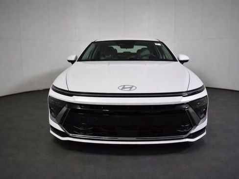 Used 2025 Hyundai Sonata SEL FWD image 2