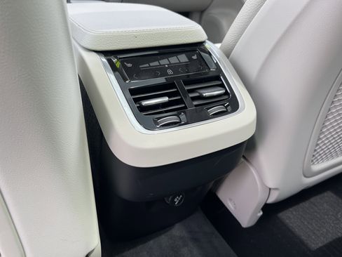 Used 2019 Volvo XC90 T6 Momentum w/ Advanced Package AWD/4WD image 14