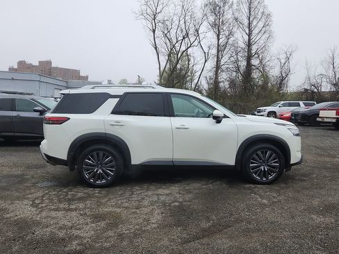 Certified 2023 Nissan Pathfinder SL w/ SL Premium Package AWD/4WD image 8