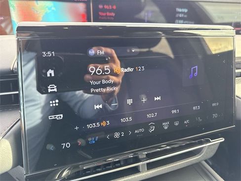 Used 2024 Lincoln Nautilus Reserve w/ Jet Appearance Package (87T) image 16