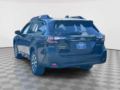 Used 2023 Subaru Outback Premium AWD/4WD image 7