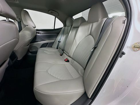 Used 2020 Toyota Camry SE image 24