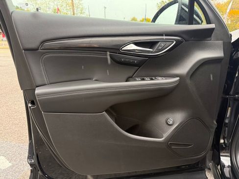 Used 2023 Buick Envision Essence image 17