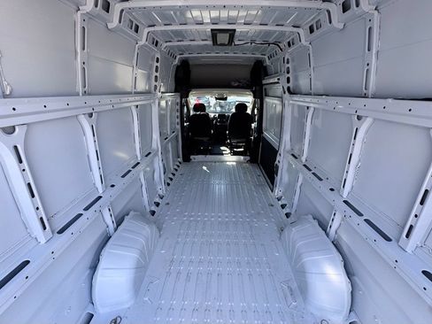 Used 2025 RAM ProMaster 3500 w/ Safety Group FWD image 8