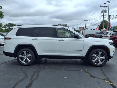 Certified 2022 Jeep Grand Cherokee L Limited image 2