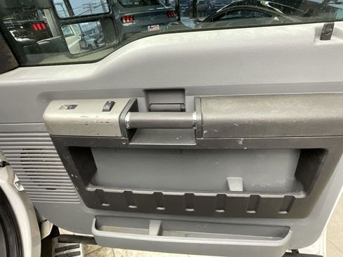 Used 2016 Ford F350 XLT image 8