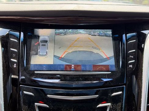 Used 2020 Cadillac Escalade Premium Luxury AWD/4WD image 15