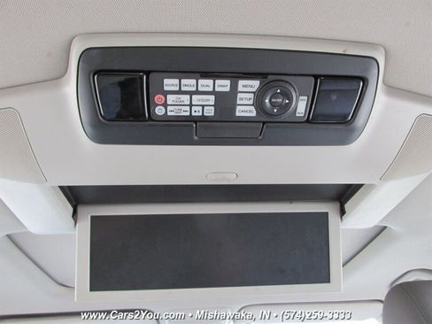 Used 2015 Honda Odyssey Touring Elite image 18