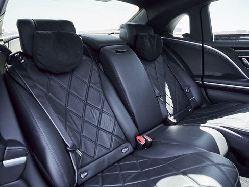 Used 2021 Mercedes-Benz Maybach S 580 4MATIC image 44