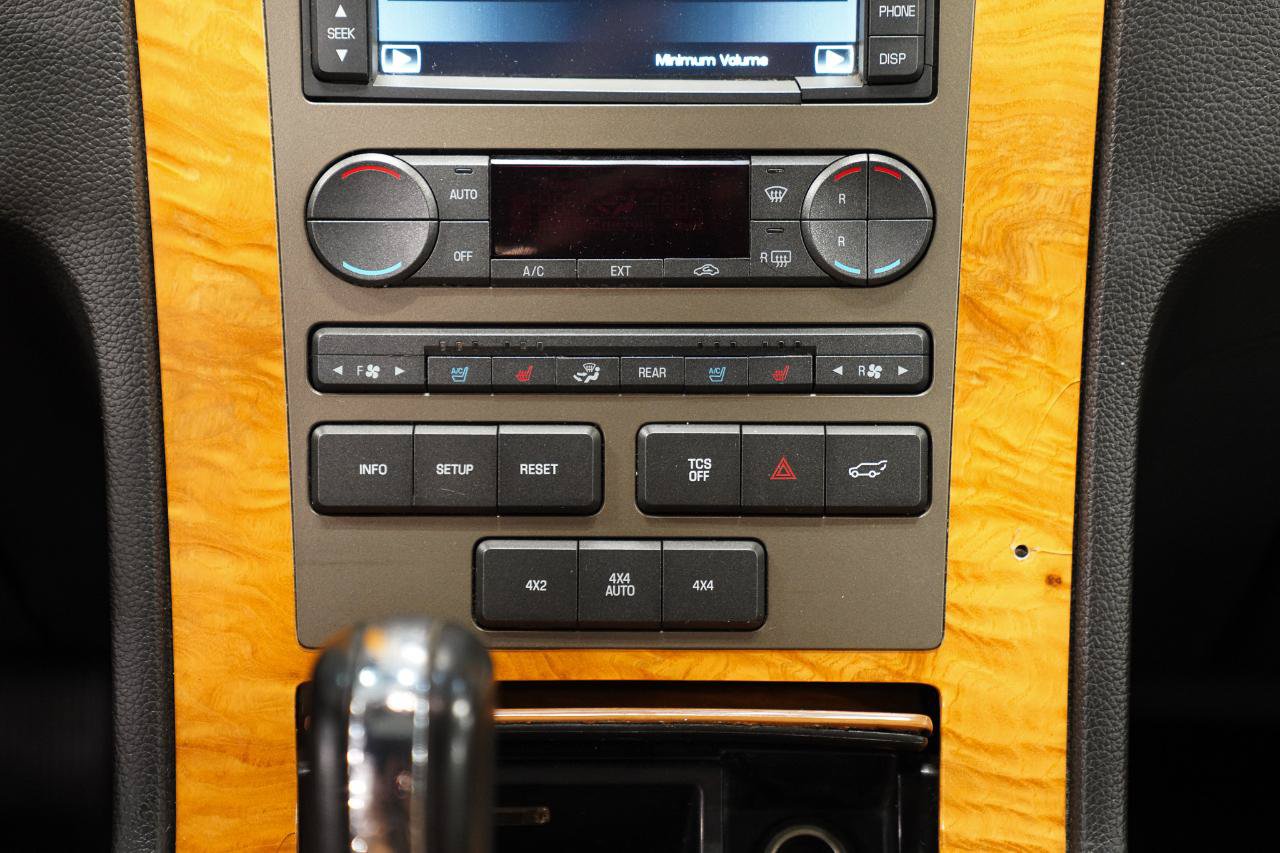 Used 2012 Lincoln Navigator 4WD image 36