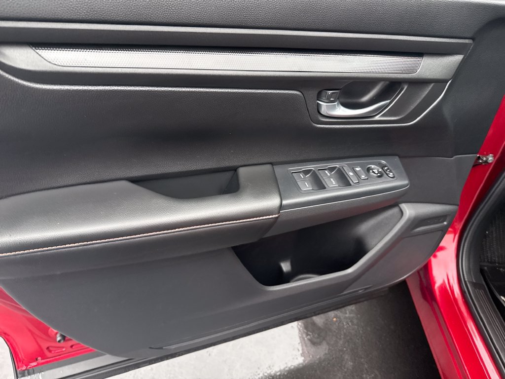 Used 2025 Honda CR-V Sport image 9