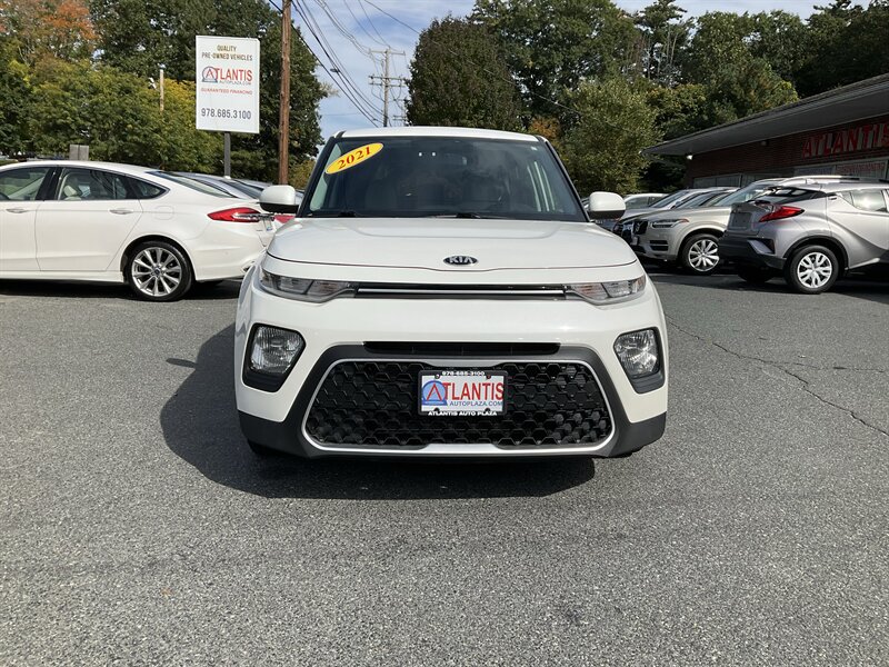 Used 2021 Kia Soul LX FWD image 2