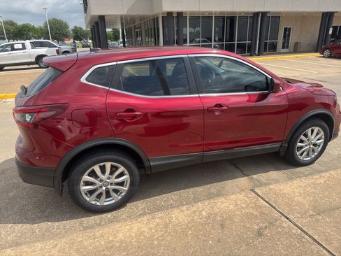 Used 2021 Nissan Rogue Sport S FWD image 8