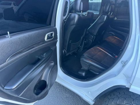 Used 2019 Jeep Grand Cherokee Altitude image 21