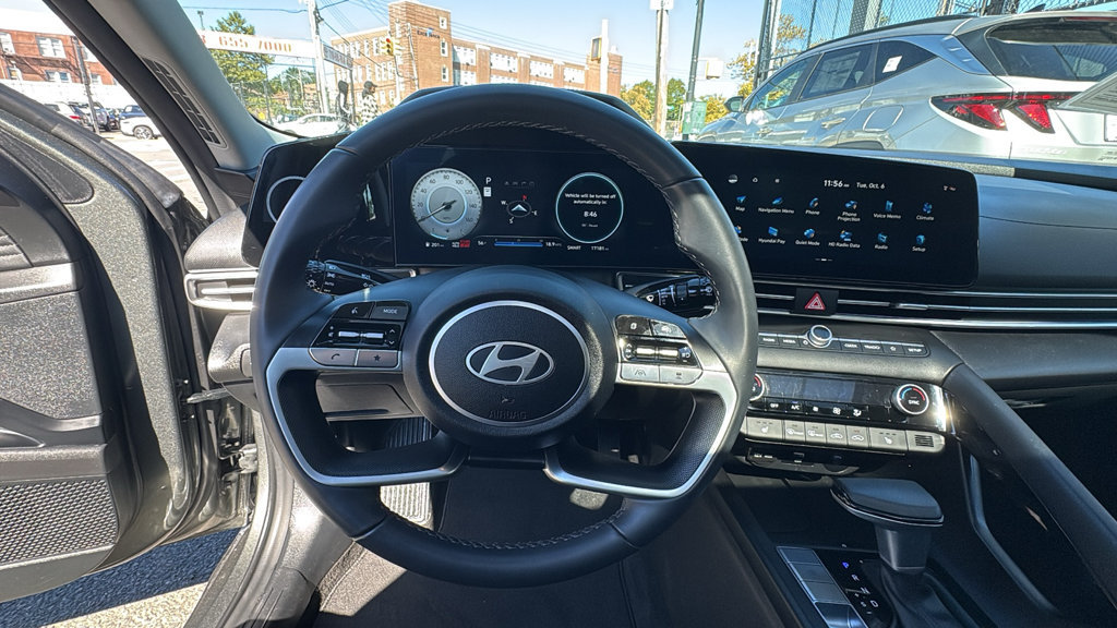 Used 2024 Hyundai Elantra SEL w/ Convenience Package FWD image 15