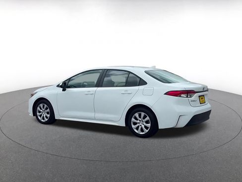 Used 2025 Toyota Corolla LE FWD image 9