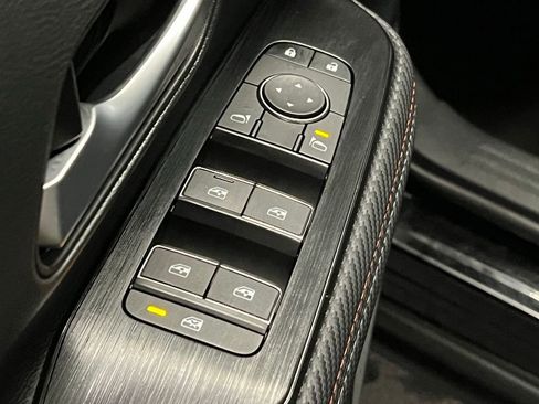 Used 2025 Nissan Kicks SR w/ SR Premium Package image 16