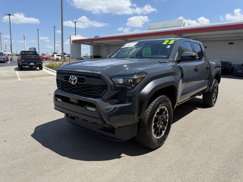 Certified 2025 Toyota Tacoma TRD Off-Road w/ TRD Off Road Upgrade Package AWD/4WD image 2