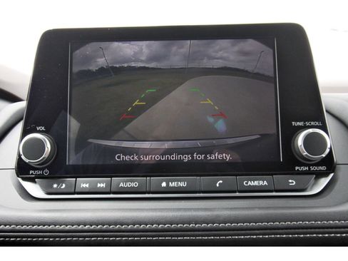 Used 2023 Nissan Rogue SV image 19