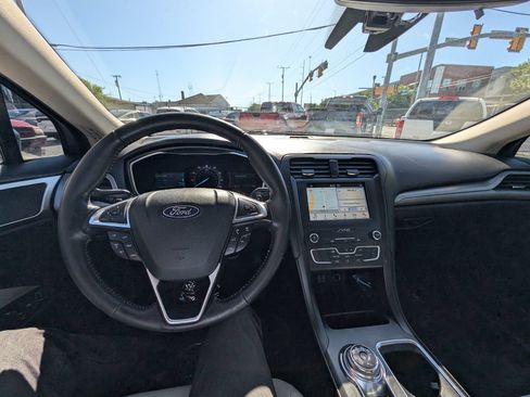 Used 2019 Ford Fusion SE w/ Equipment Group 151A FWD image 21