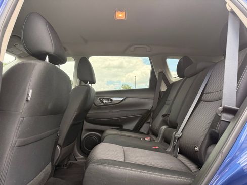 Used 2019 Nissan Rogue SV FWD image 28