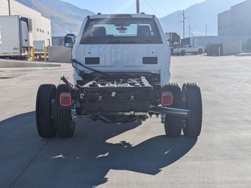 New 2025 Ford F550 4x4 Regular Cab Super Duty image 7