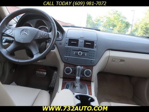 Used 2011 Mercedes-Benz C 300 4MATIC Sedan image 17
