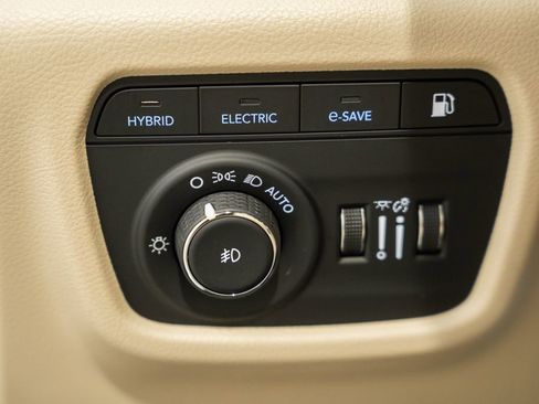Used 2023 Jeep Grand Cherokee 4WD 4xe w/ Luxury Tech Group II image 50