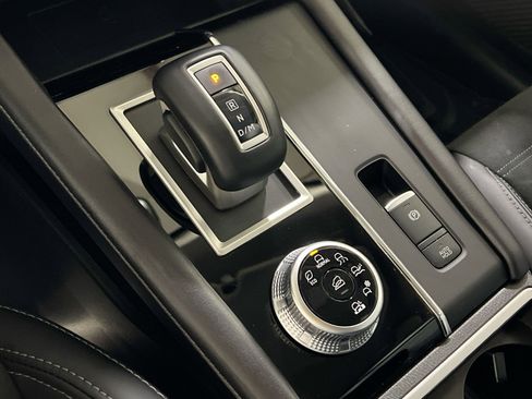 Used 2024 Mitsubishi Outlander SE image 20