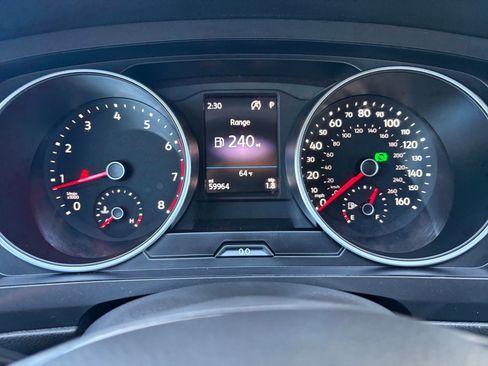 Used 2019 Volkswagen Tiguan SE image 19