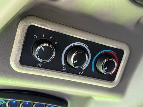 Used 2020 GMC Savana 2500 Extended w/ Enhanced Convenience Package image 33