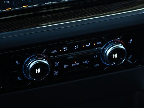 Used 2025 GMC Sierra 1500 Elevation image 22