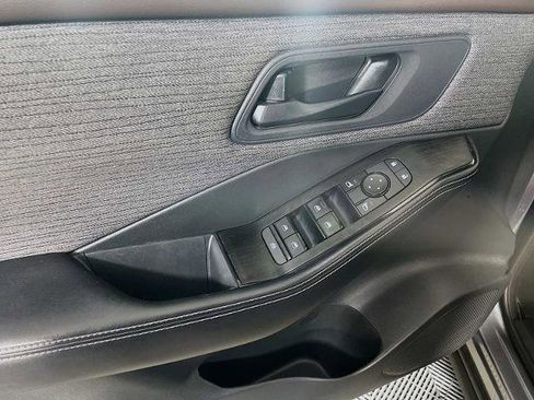 Certified 2021 Nissan Rogue S image 15