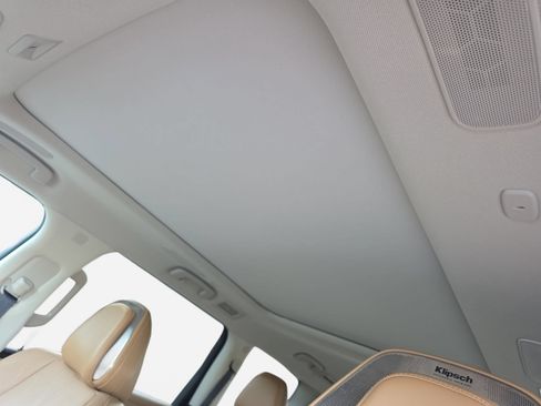 Used 2025 INFINITI QX80 Sensory AWD/4WD image 29