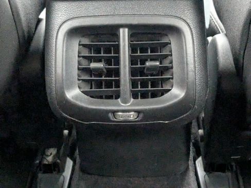 Used 2019 Jeep Cherokee Latitude w/ Popular Appearance Group FWD image 18