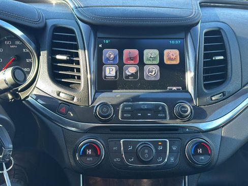 Used 2015 Chevrolet Impala LT w/ Convenience Package image 15