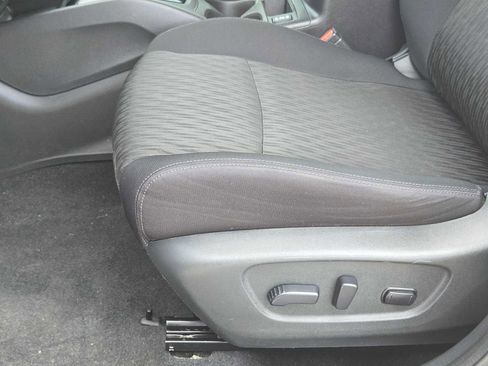 Used 2018 Nissan Rogue SV FWD image 24