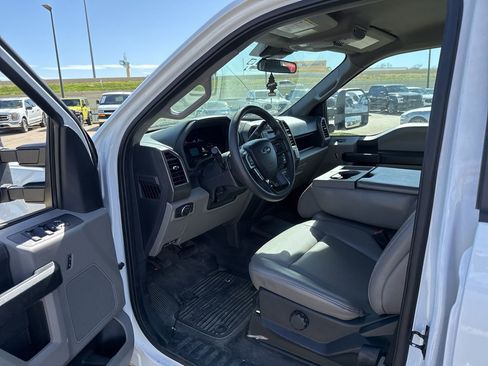 Used 2022 Ford F350 XL w/ Power Equipment Group image 20