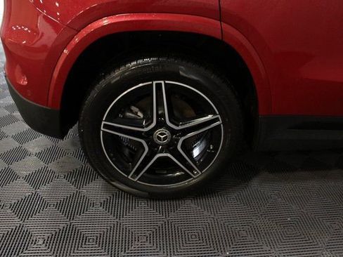 Used 2025 Mercedes-Benz GLA 250 4MATIC image 11