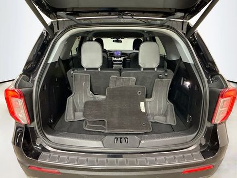 Used 2022 Ford Explorer XLT w/ Equipment Group 202A image 26