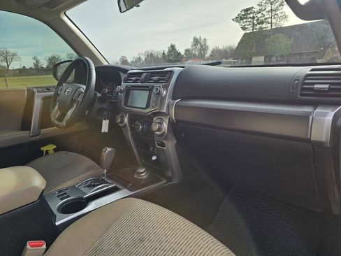 Used 2016 Toyota 4Runner SR5 image 38