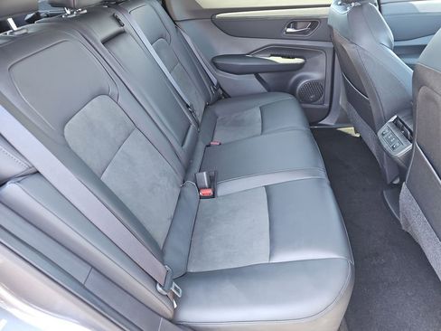 Used 2025 Nissan Ariya FWD image 27