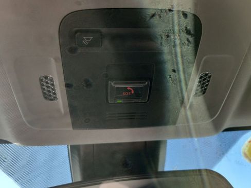 Used 2021 Toyota Camry SE image 30